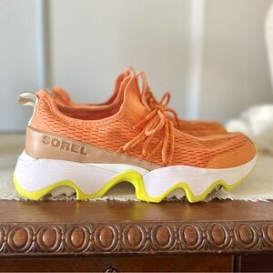 SOREL Womens Kinetic Breakthru Orange Trail / Hiking Athletic Orange